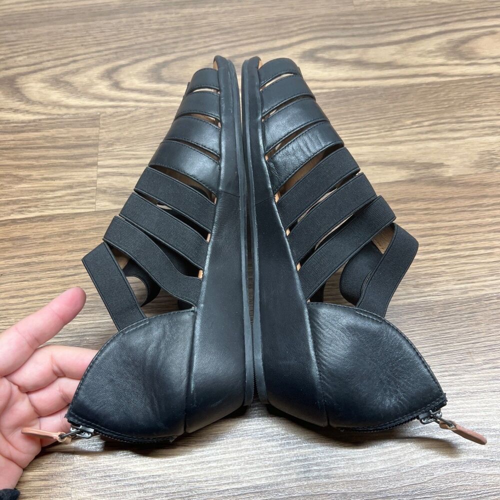 Gentle Souls LANA Wedge Leather Peep Toe Sandals Size 7.5M Black Low Heel - Picture 3 of 11